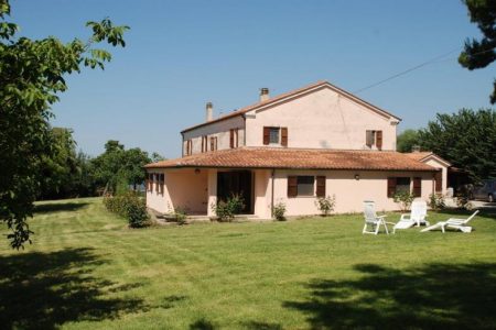 Casale vista mare con parco a Senigallia